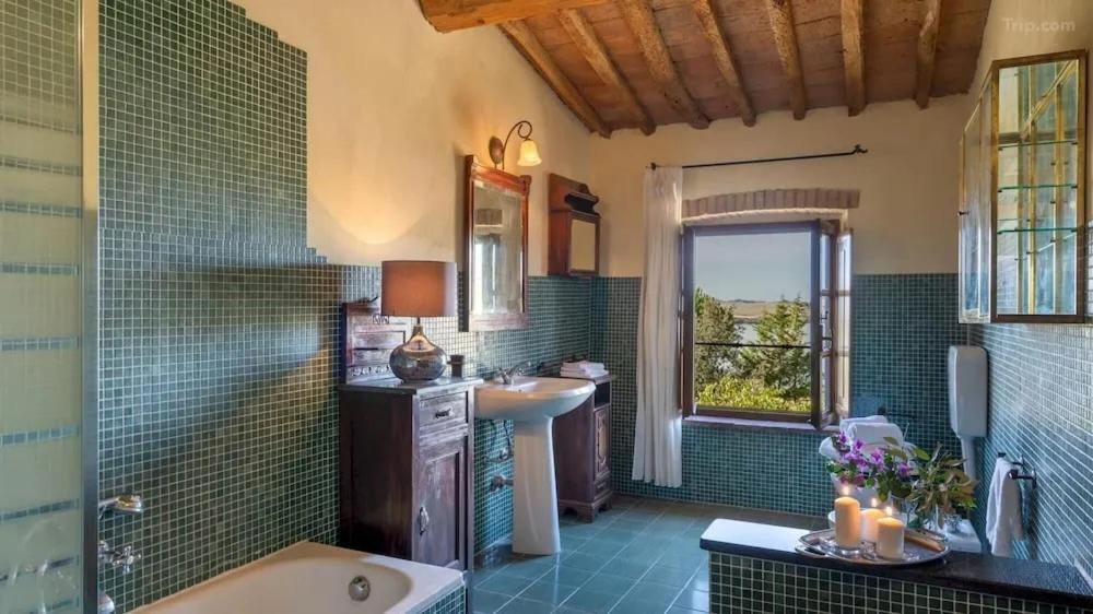 Villa La Lespa Wpool Biliardo And Lake View Casa Sant'Andrea エクステリア 写真